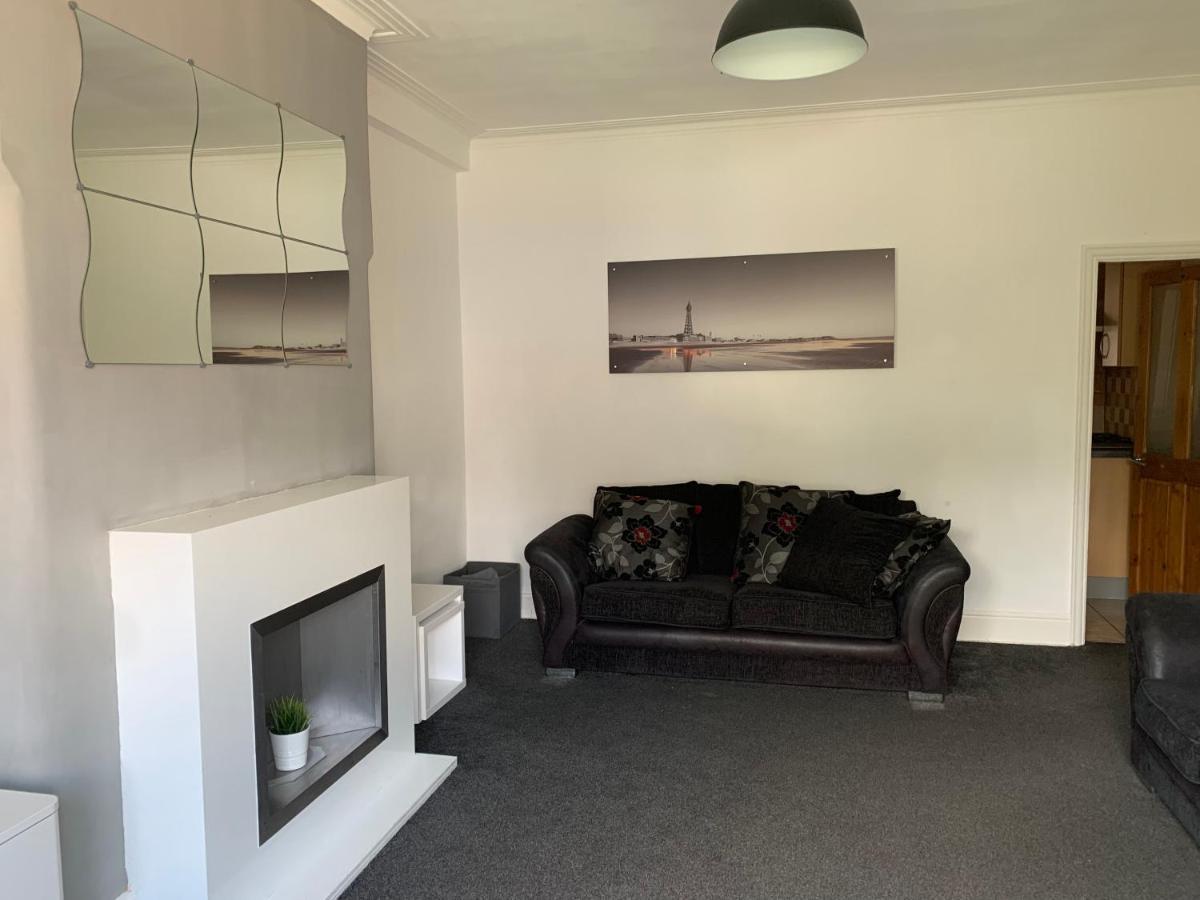 Villa Beautiful House In A Perfect Location à Lytham St Annes Extérieur photo